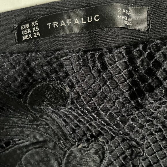 Zara Trafaluc Black Textured Mini Skirt - Picture 5 of 10